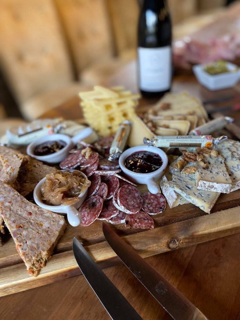 plateau fromages charcuteries plateau de fromages et de charcuteries